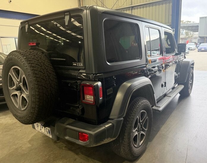 Jeep Wrangler image 4