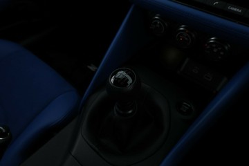 https://vehicle-cdn.autoleague.cloud/32409_61038083_26.jpg