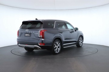 https://vehicle-cdn.autoleague.cloud/32409_61038096_18.jpg