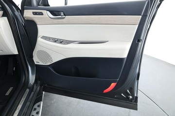https://vehicle-cdn.autoleague.cloud/32409_61038096_19.jpg