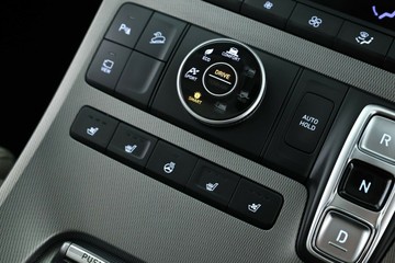 https://vehicle-cdn.autoleague.cloud/32409_61038096_30.jpg
