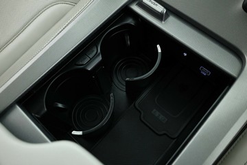 https://vehicle-cdn.autoleague.cloud/32409_61038096_31.jpg
