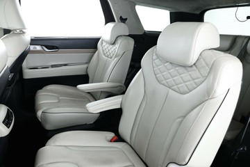 https://vehicle-cdn.autoleague.cloud/32409_61038096_35.jpg