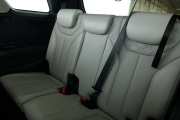 https://vehicle-cdn.autoleague.cloud/32409_61038096_36.jpg