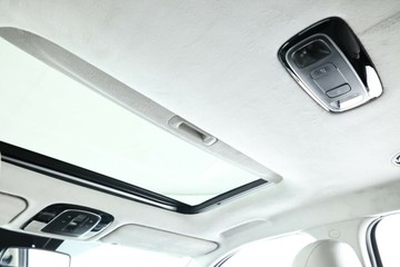 https://vehicle-cdn.autoleague.cloud/32409_61038096_38.jpg