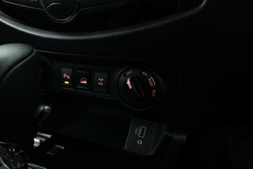 https://vehicle-cdn.autoleague.cloud/32409_61038133_28.jpg
