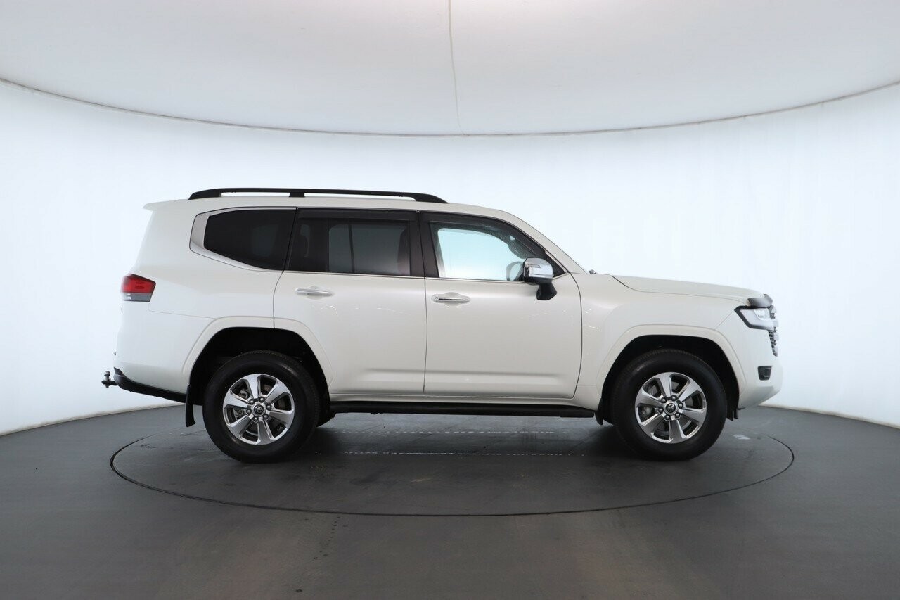 Toyota Landcruiser image 3