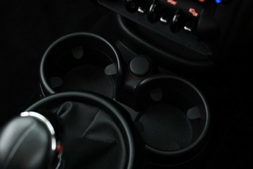 https://vehicle-cdn.autoleague.cloud/32409_61038204_28.jpg