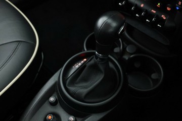 https://vehicle-cdn.autoleague.cloud/32409_61038204_29.jpg