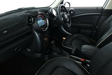 https://vehicle-cdn.autoleague.cloud/32409_61038204_32.jpg