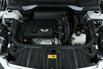https://vehicle-cdn.autoleague.cloud/32409_61038204_7.jpg