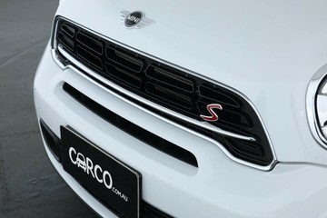 https://vehicle-cdn.autoleague.cloud/32409_61038204_8.jpg