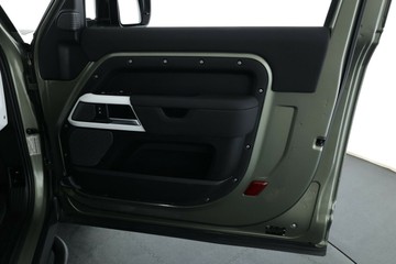https://vehicle-cdn.autoleague.cloud/32409_61038379_18.jpg
