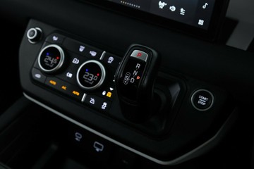 https://vehicle-cdn.autoleague.cloud/32409_61038379_29.jpg