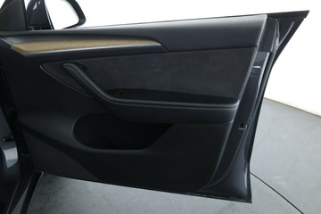 https://vehicle-cdn.autoleague.cloud/32409_61038467_19.jpg