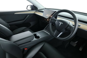https://vehicle-cdn.autoleague.cloud/32409_61038467_21.jpg