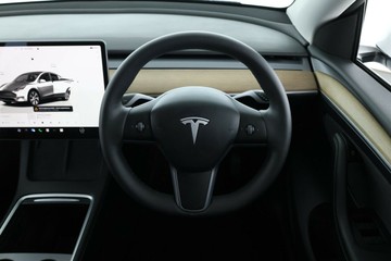 https://vehicle-cdn.autoleague.cloud/32409_61038469_22.jpg