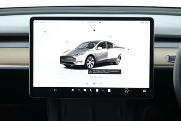 https://vehicle-cdn.autoleague.cloud/32409_61038469_27.jpg
