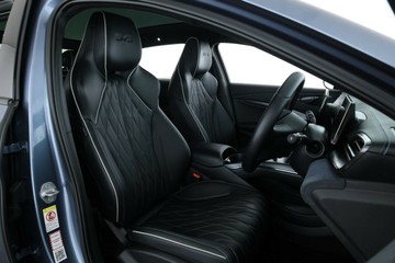 https://vehicle-cdn.autoleague.cloud/32409_61038489_12.jpg