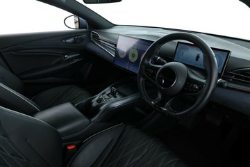 https://vehicle-cdn.autoleague.cloud/32409_61038489_13.jpg
