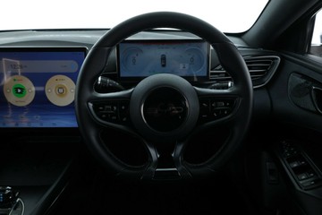 https://vehicle-cdn.autoleague.cloud/32409_61038489_14.jpg