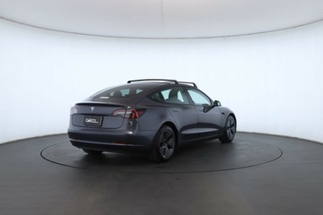 https://vehicle-cdn.autoleague.cloud/32409_61038608_18.jpg