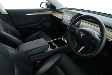 https://vehicle-cdn.autoleague.cloud/32409_61038608_21.jpg