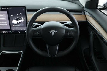 https://vehicle-cdn.autoleague.cloud/32409_61038608_22.jpg