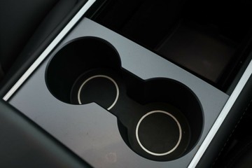 https://vehicle-cdn.autoleague.cloud/32409_61038608_33.jpg