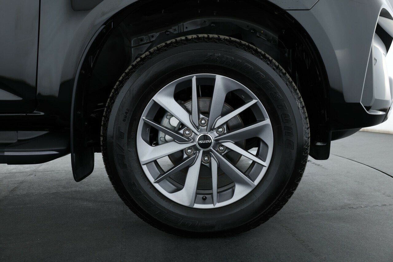 Isuzu Mu-x image 2