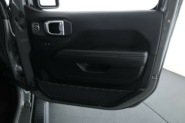 https://vehicle-cdn.autoleague.cloud/32409_61038762_18.jpg