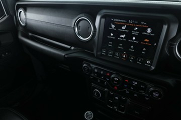 https://vehicle-cdn.autoleague.cloud/32409_61038762_23.jpg