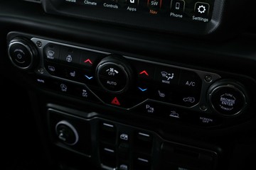 https://vehicle-cdn.autoleague.cloud/32409_61038762_27.jpg