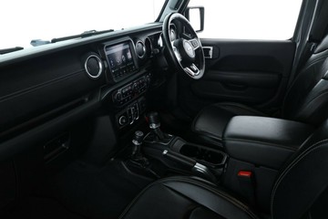 https://vehicle-cdn.autoleague.cloud/32409_61038762_33.jpg