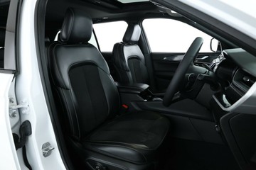 https://vehicle-cdn.autoleague.cloud/32409_61038766_12.jpg