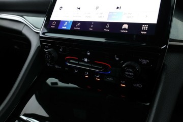 https://vehicle-cdn.autoleague.cloud/32409_61038766_18.jpg