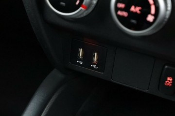 https://vehicle-cdn.autoleague.cloud/32409_61038768_28.jpg