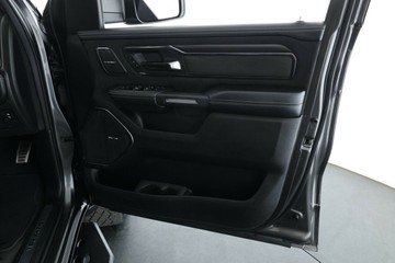 https://vehicle-cdn.autoleague.cloud/32409_61038775_17.jpg
