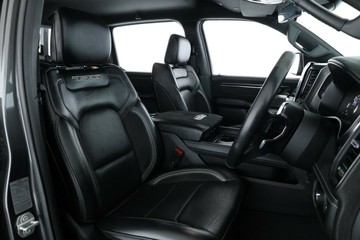 https://vehicle-cdn.autoleague.cloud/32409_61038775_18.jpg