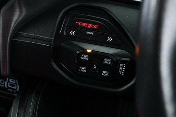 https://vehicle-cdn.autoleague.cloud/32409_61038775_27.jpg
