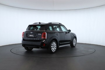 https://vehicle-cdn.autoleague.cloud/32409_61038777_18.jpg