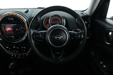 https://vehicle-cdn.autoleague.cloud/32409_61038777_22.jpg