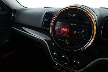 https://vehicle-cdn.autoleague.cloud/32409_61038777_24.jpg