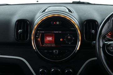 https://vehicle-cdn.autoleague.cloud/32409_61038777_25.jpg