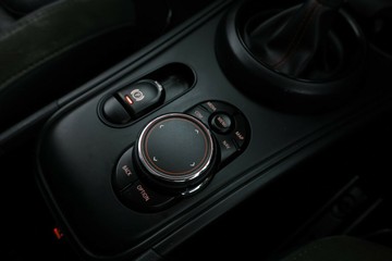 https://vehicle-cdn.autoleague.cloud/32409_61038777_31.jpg