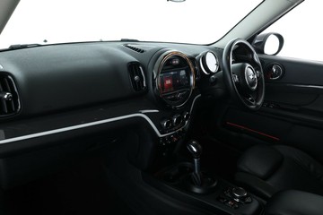 https://vehicle-cdn.autoleague.cloud/32409_61038777_34.jpg