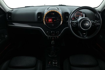 https://vehicle-cdn.autoleague.cloud/32409_61038777_36.jpg