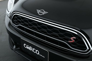 https://vehicle-cdn.autoleague.cloud/32409_61038777_8.jpg