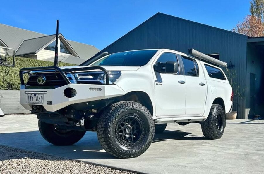 Toyota Hilux image 1