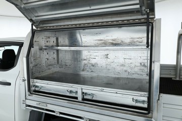 https://vehicle-cdn.autoleague.cloud/32409_61038896_16.jpg